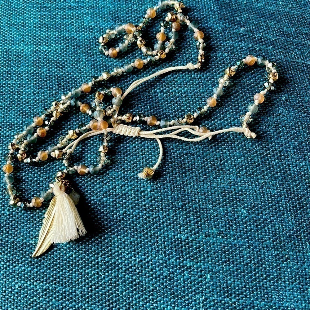Adjustable beaded feather and stone necklace—30” to 38”—NWOT